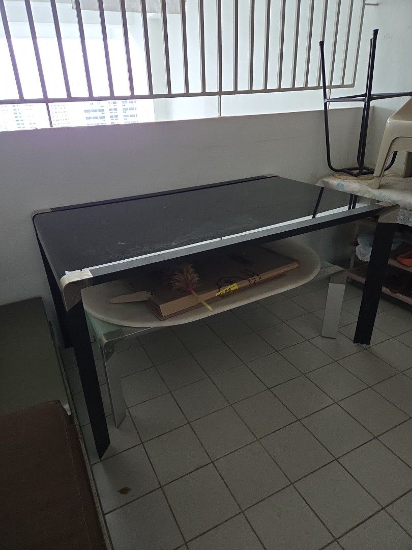 Dining table (Category: Tables & Sets) located in Singapore. Submitted by queksl888 (Listing ID 1361238696, Image 2). Description: 145 X 85.