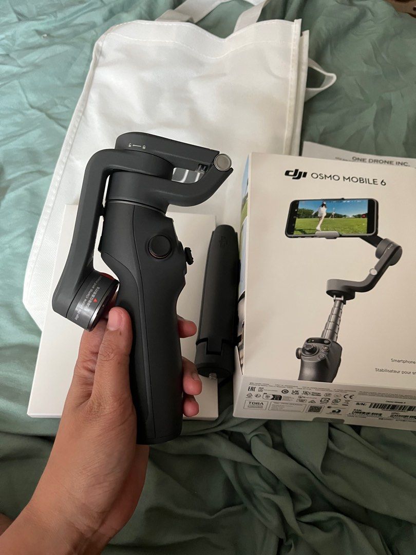 DJI Osmo Mobile 6 (Category: Gimbals & Stabilizers ) located in Mandaluyong City. Submitted by jenvm (Listing ID 1361247642, Image 3). Description: Bought this last year sa SM Megamall with receipt. Hindi na nagamit. Open for testing lang..