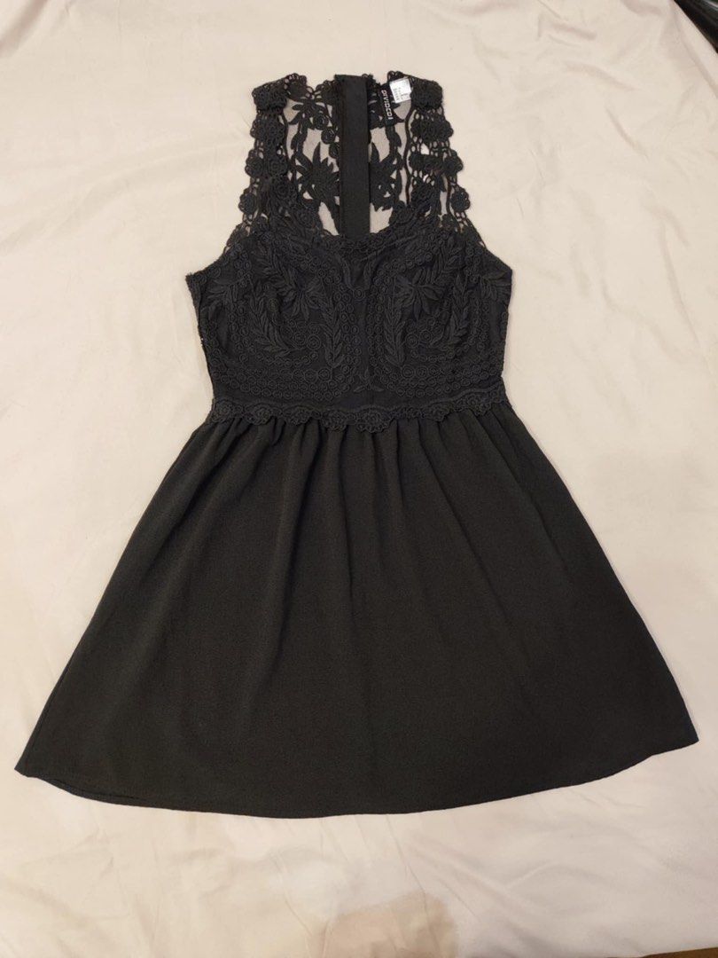 Dress Black H&M Size 36 EU (Category: Dresses) located in Muntinlupa City. Submitted by azaelx13 (Listing ID 1361199530, Image 1). Description: Item location: Alabang Muntinlupa City Shipping fee shouldered by buyer.