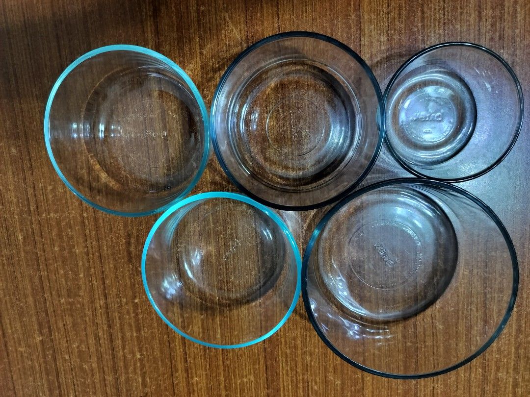 Glass containers
