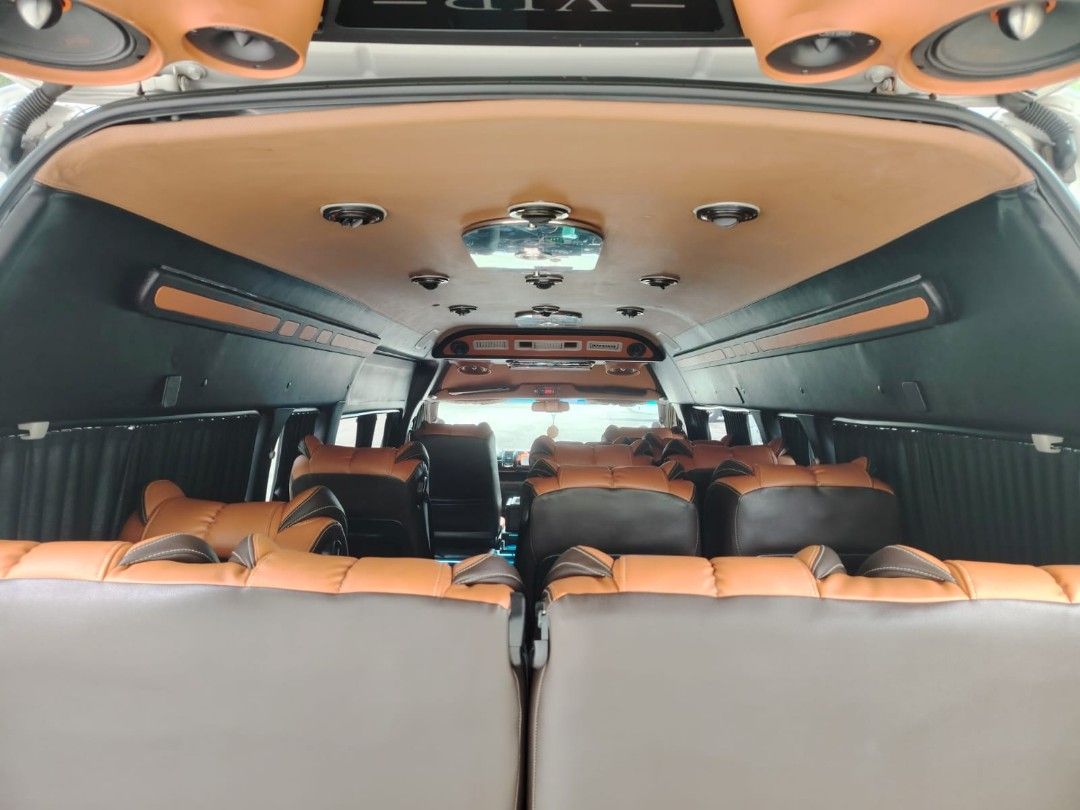 Hiace HighRoof Combi Rent62885347480963112