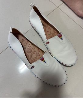 (Category: ) located in . Submitted by kaiwan (Listing ID 1361217784, Image 1). Description: .