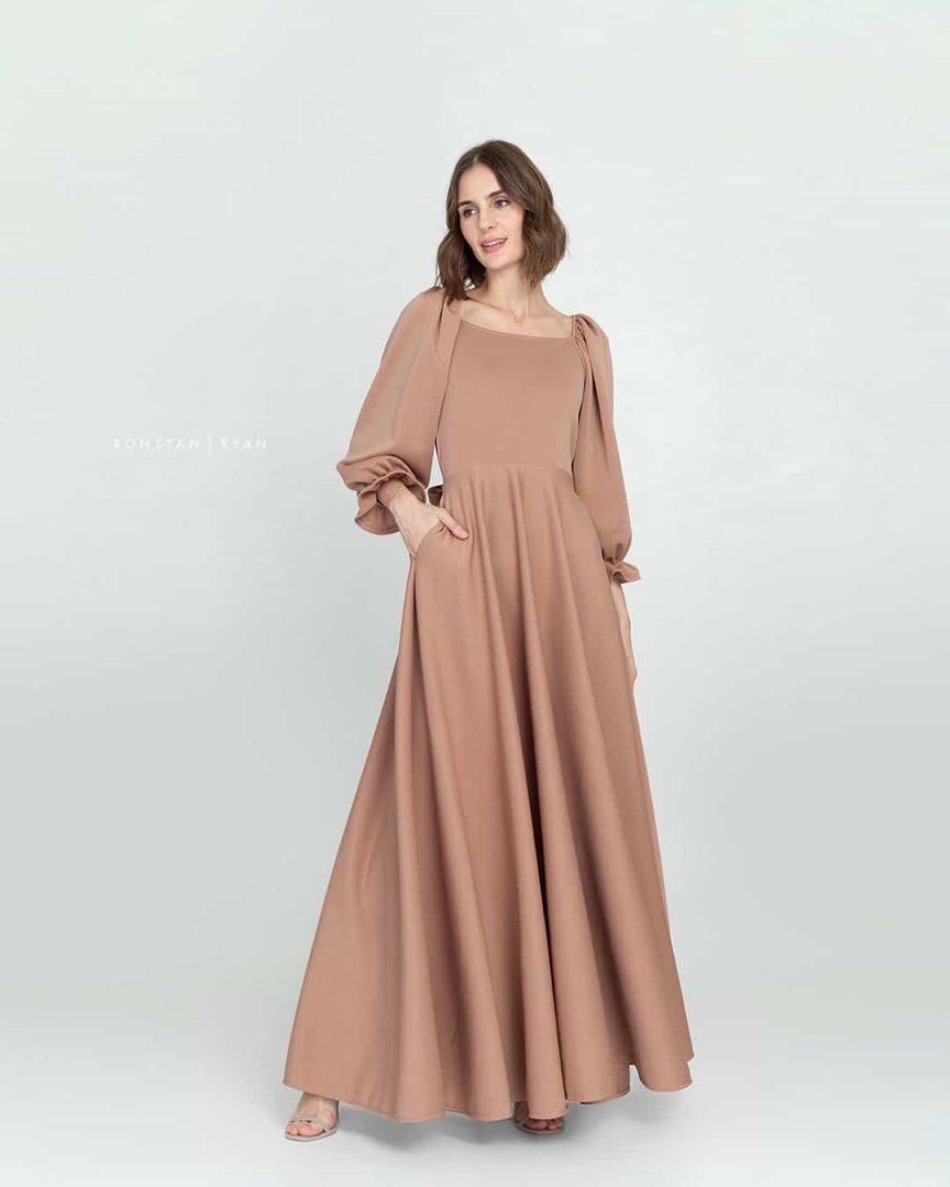 Long gown for sale (Category: Evening dresses & gowns) located in Cabanatuan. Submitted by ldej20 (Listing ID 1361204213, Image 1). Description: customed made for 3.5k each selling low used for 3 hrs lang best fit medium.