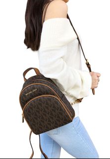(Category: ) located in . Submitted by jy.closet (Listing ID 1361338105, Image 1). Description: .