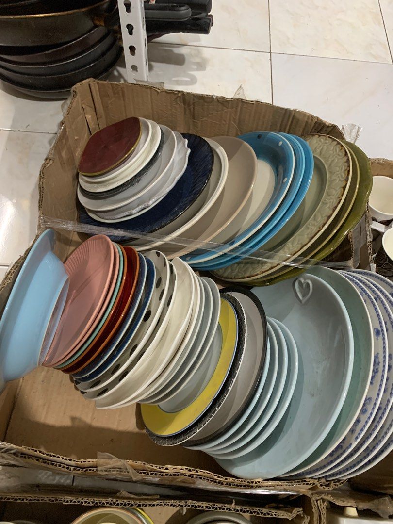 Mix kitchenware (Category: Other Kitchenware & Tableware) located in Manila. Submitted by akotisay (Listing ID 1361322291, Image 3). Description: FOR SALE MIX GLASSWARES/ CERAMICS MUGS 23 pcs PLATES 43 pcs SMALL BOWLS ETC. SOLD AS PACK PWEDE PO PANIMULA SA GUSTO MAG NEGOSYO PICK UP NIYO LANG PO OR LALAMOVE AROUND NCR CENTRAL SIGNAL VILLAGE TAGUIG CITY PM OR TXT 09957525547 3000.