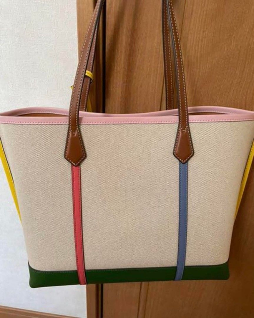 Original Tory June ETA (Category: Luxury Bags & Wallets) located in Bulacan. Submitted by vintage_purge (Listing ID 1361231056, Image 2). Description: tory 6400php almost unused lets make reading a habit please ask us before proceeding into transactions we cater to those who understands preloved items first to pay gets the item settle for original at a very affordable price all are decluttered items of people living in japan AUTHENTIC ITEMS MONEY