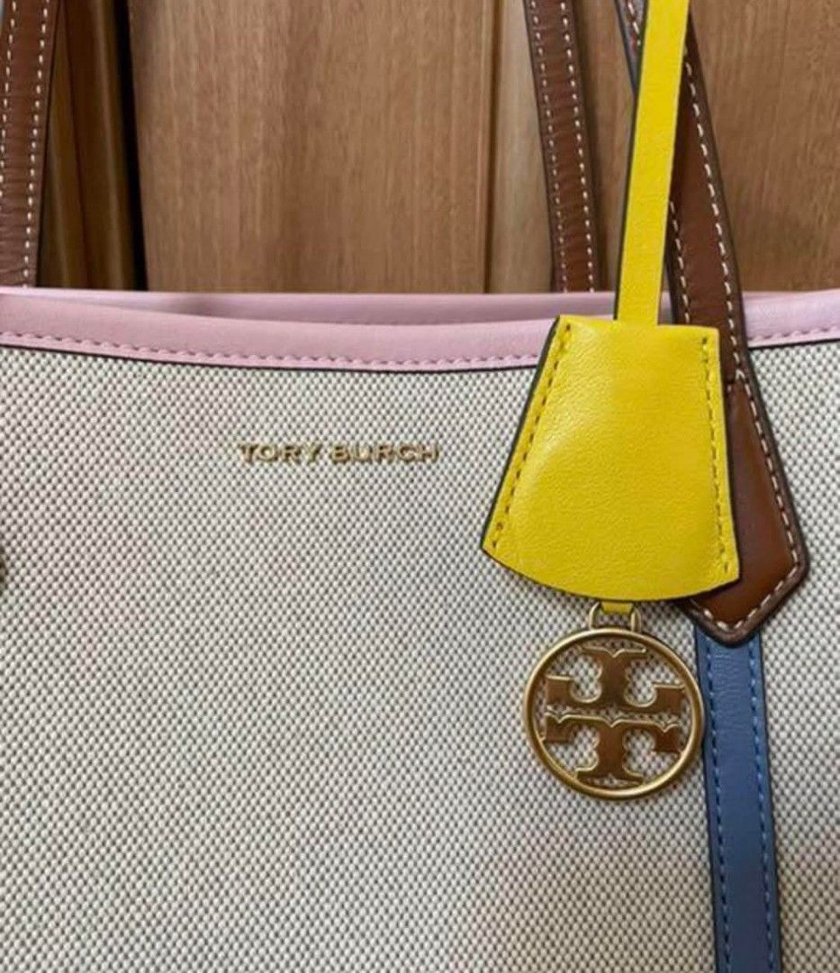 Original Tory June ETA (Category: Luxury Bags & Wallets) located in Bulacan. Submitted by vintage_purge (Listing ID 1361231056, Image 3). Description: tory 6400php almost unused lets make reading a habit please ask us before proceeding into transactions we cater to those who understands preloved items first to pay gets the item settle for original at a very affordable price all are decluttered items of people living in japan AUTHENTIC ITEMS MONEY