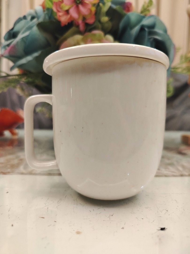Peanuts Snoopy Teacup Mug w/ Lid (Category: Coffee & Tea Tableware) located in San Fernando. Submitted by jpmarketplace2023 (Listing ID 1361264249, Image 3). Description: 💚 All items are authentic from Japan. 💛 MOP: GCash (❌️ GCash Protect) 🩵 MOD: LBC only (❌️ S. Checkout, COD, COP) 💙 Meet-up: Vista Mall, San Fernando, Pampanga 💜 All items are on-hand. 🧡 First to pay gets the item first. ❤️ Breakable items are packed with care and caution. 