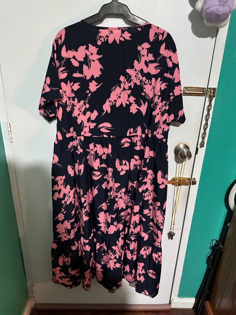 Plus Size Dress (Category: Dresses) located in Quezon City. Submitted by declutterwithtin (Listing ID 1361321012, Image 3). Description: - 2XL on tag - foot length.