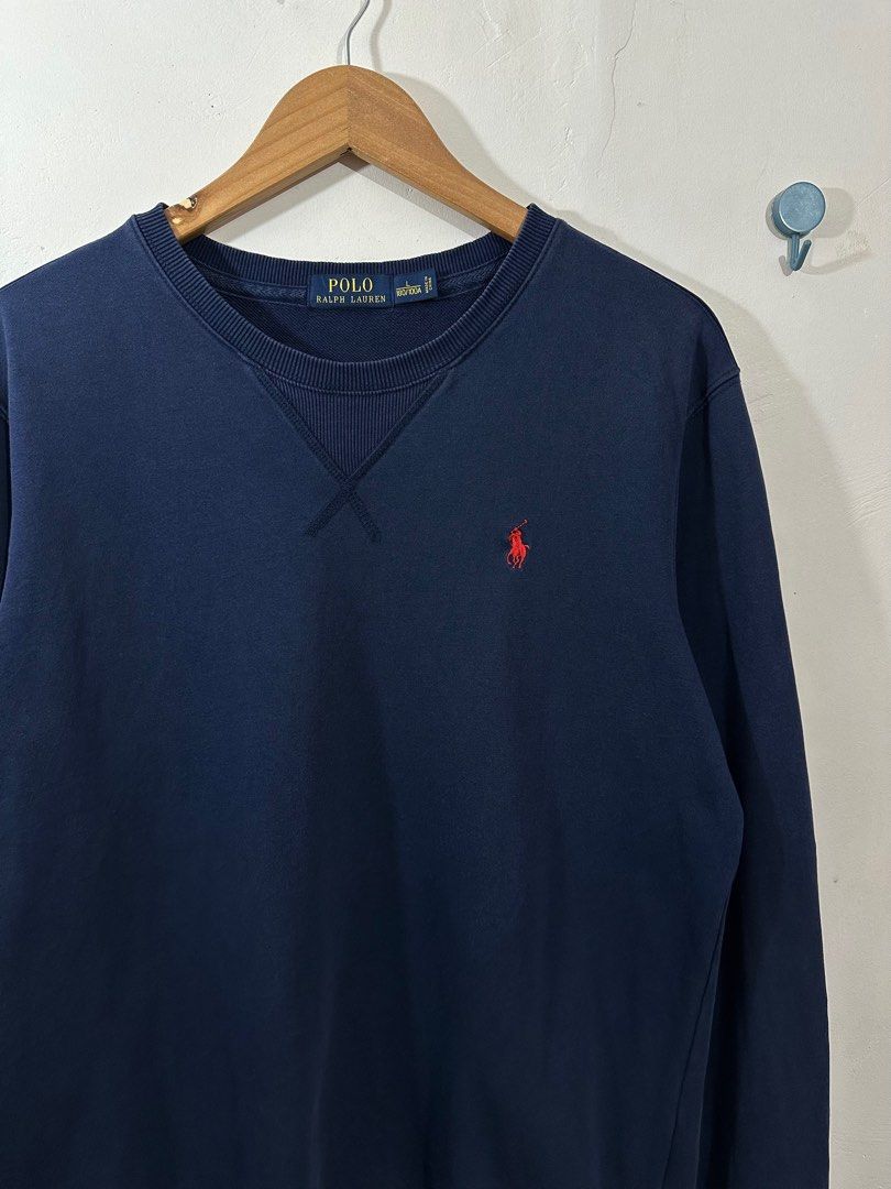 POLO RALPH LAUREN SWEATSHIRT PULLOVER (Category: Coats, Jackets and Outerwear) located in Manila. Submitted by trendy_j (Listing ID 1361238171, Image 3). Description: PLEASE READ!!! GUYS PM NIYO KO SA IG @streetkings_PH Nababasa ko Dm niyo guys hindi ko kayo ma rereplyan dito dahil may pa quota limit na si Carousell 😅 POLO RALPH LAUREN PULLOVER 'navy blue' - Condition: 9.8/10 excellent condition ❤️ Color rate: 9.8/10 Issue: no issue Best fit to 