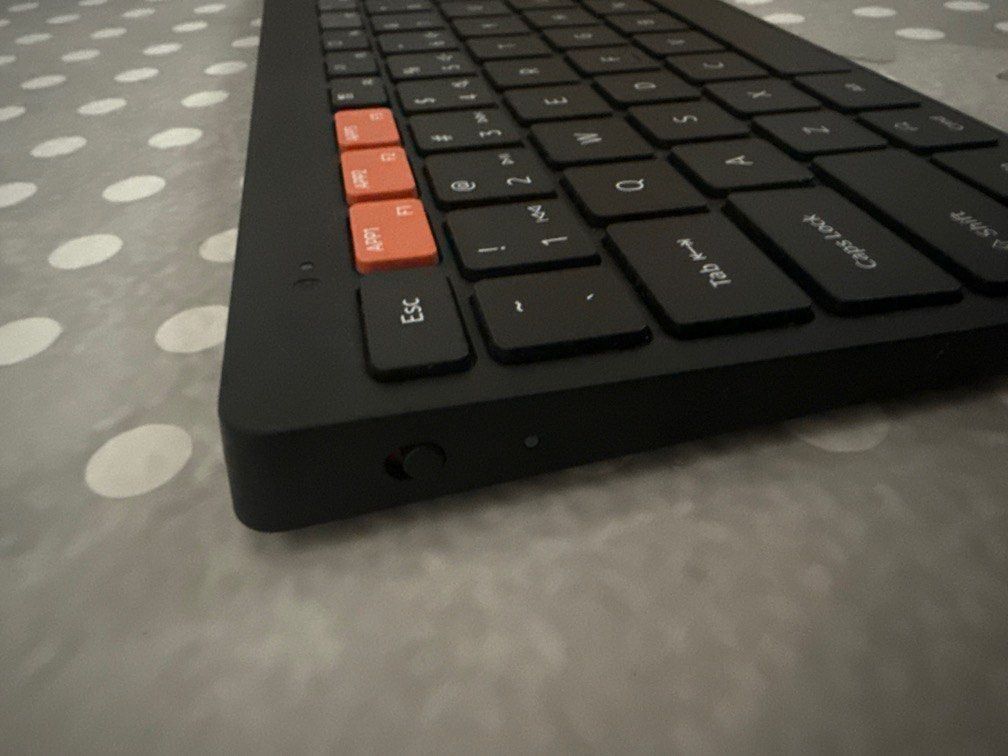 Samsung Smart Keyboard Trio 500 (Category: Computer Keyboard) located in Marikina City. Submitted by plnkrs (Listing ID 1361198232, Image 3). Description: ✅All keys are working ✅Smooth ✅Wireless Rfs: decluttering .