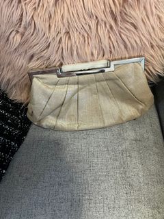 (Category: ) located in . Submitted by eyi80 (Listing ID 1361279693, Image 1). Description: .