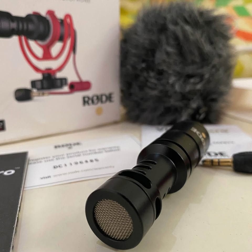 (USED) Rode VideoMicro Compact Microphone (Category: Microphones) located in Goa. Submitted by hkarlmichael259 (Listing ID 1361193633, Image 2). Description: (USED) Rode VideoMicro Compact Microphone Asking Price: ₱2,000 Condition: USED but not abused - Likely New Issue/s: None Reason For Sale: Rarely Used, Decluttering Inclusion/s: • 1 x VideoMicro Microphone • 1 x Rycote Lyre Suspension Mount • 1 x SC2 Cable • 1 x Furry Windshield 🚚 Mode of De