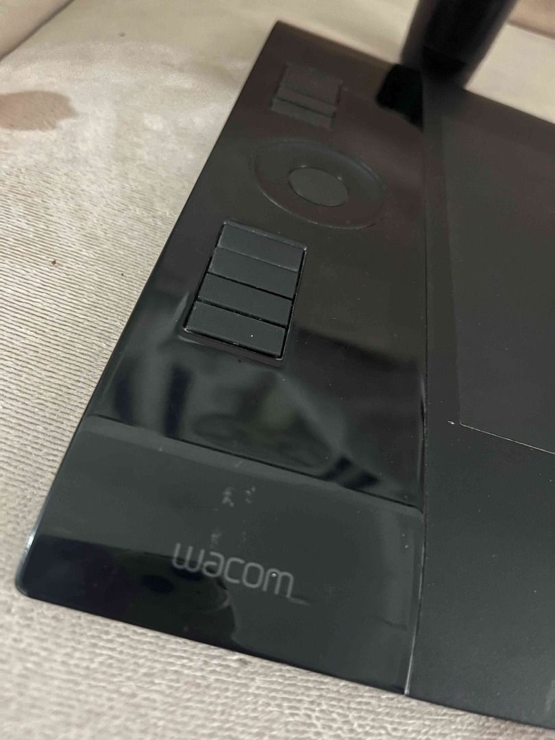 WACOM Intuos 4 Drawing Tablet (Category: Other Accessories) located in Caloocan City. Submitted by enigmarv08 (Listing ID 1361276106, Image 3). Description: Wacom Intuos 4 Digital Drawing Tablet. without the stylus pen *Good for Digital Graphic Artists and Gadget Collectors * You can buy the separate pen online Inclusion: - 14inch Drawing Tablet with 9.5 x 6 inches drawing area - Free Original Wacom Intuos Pen Stand with Replacement nibs - 4 whit