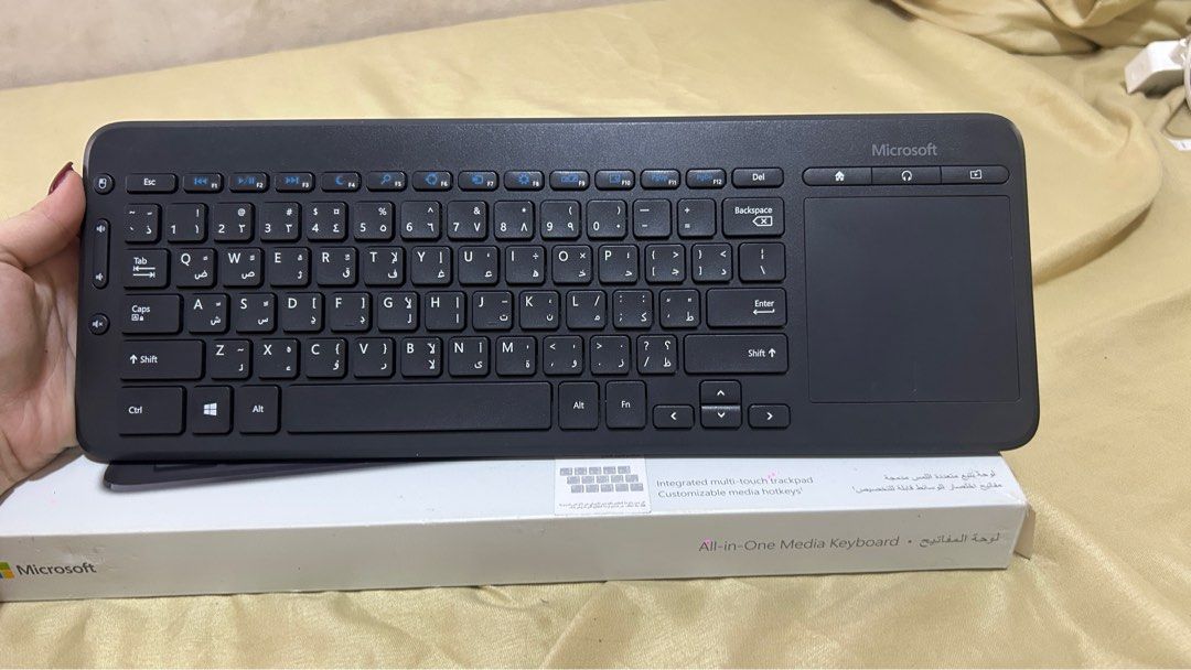 wireless Keyboard (Category: Computer Keyboard) located in Taguig. Submitted by lorie_19 (Listing ID 1361228709, Image 1). Description: -Microsoft All-In-One Media Keyboard -All keys working -with original box -used twice only (to TV and Computer tests) -2 AAA Batteries -USB HID Compliant SMART TVs and Game Consoles (can also be used to computers) .