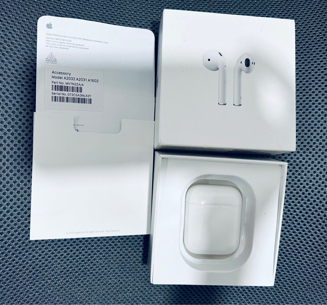 Airpods 2 (Category: Earphones) located in Baguio. Submitted by preloved_finds18 (Listing ID 1356355889, Image 1). Description: FOR SALE! AirPods 2 100% original bought from Beyond The Box - Market Market comes with it's original box and case only issue: left pod mabilis mag low battery RFS: got airpods pro Location: Baguio City Can ship thru J&T or LBC but buyer will cover the shipping fee. Payment via BPI or BDO. PM if interested..