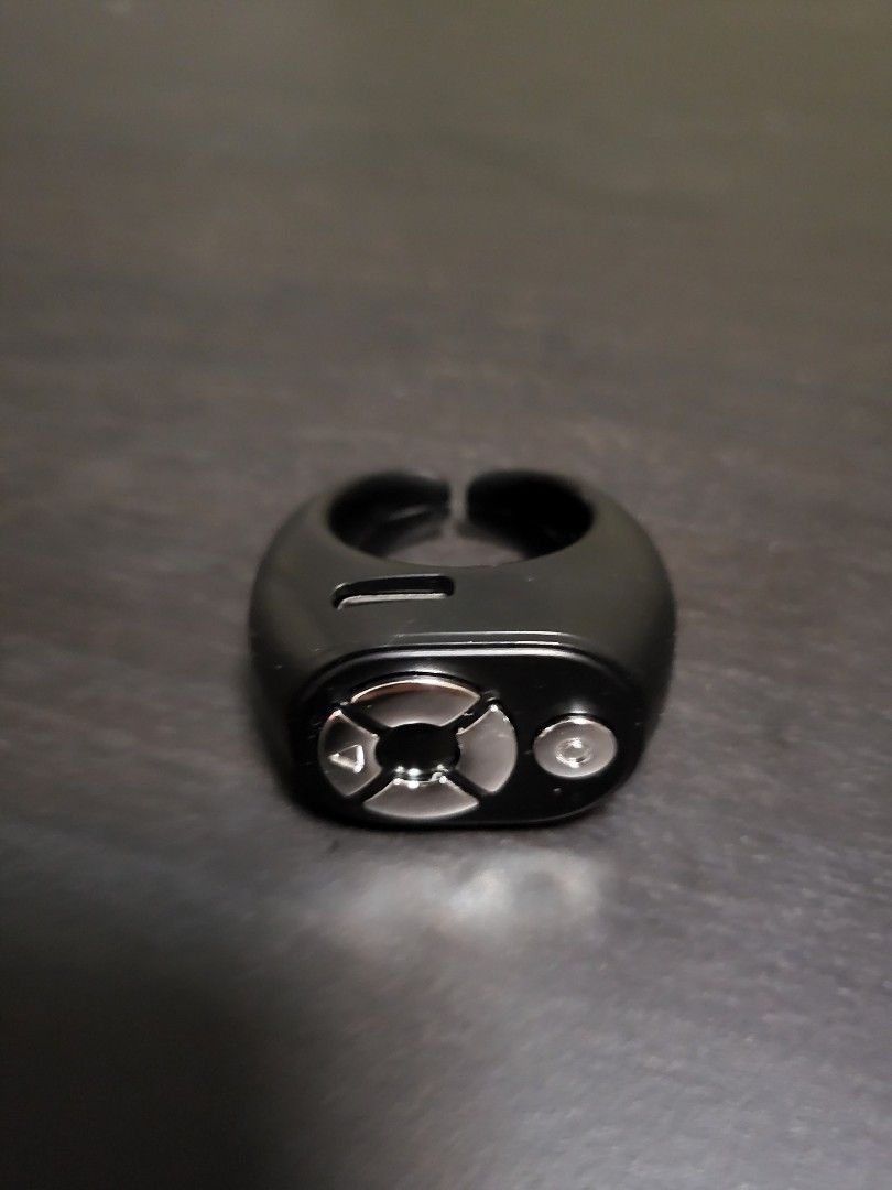 Bluetooth remote ring (Category: Other Mobile & Gadget Accessories) located in Singapore. Submitted by shine666 (Listing ID 1356396677, Image 3). Description: iPhone/ Android Support on many apps Can use to answer calls Hands free scrolling Type C charging Black,beige, white.