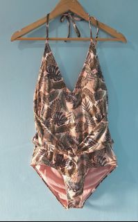 (Category: ) located in . Submitted by styled.traded (Listing ID 1356387143, Image 1). Description: .