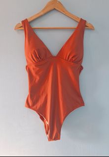 (Category: ) located in . Submitted by styled.traded (Listing ID 1356388014, Image 1). Description: .