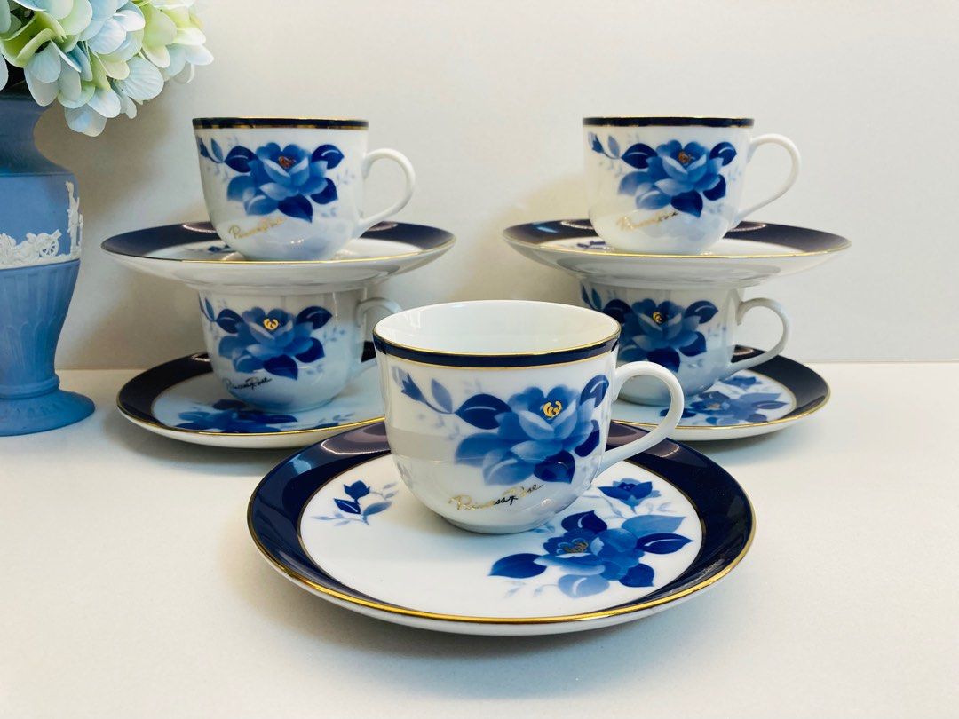 Brand new set with tea pot (Category: Coffee & Tea Tableware) located in Paranaque City. Submitted by anoona (Listing ID 1356380366, Image 3). Description: Brand new with box 1 teapot 5 duos.