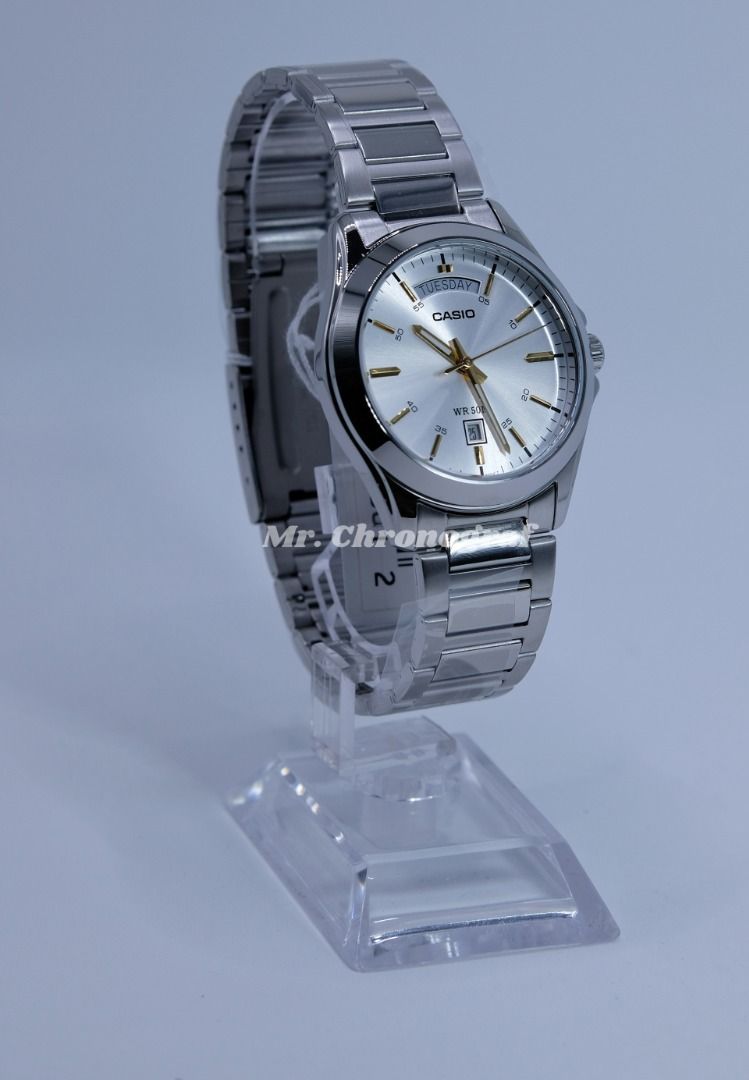 CASIO MTP-1370D-7A2VDF (Category: Luxury Watches) located in Manila. Submitted by rafael_lesaguis (Listing ID 1356265850, Image 2). Description: CASIO MTP-1370D-7A2VDF ORIGINAL MONEY BACK GUARANTEE IF PROVEN FAKE 1-YEAR WARRANTY BRANDNEW 10/10 Condition Mall SRP price: ₱3,700 My price: ₱3,000 OPEN FOR RESELLERS! Features: 🔹 Case Size 45 × 39.8 × 8.8mm 🔹 Case / bezel: Ion plated 🔹 Triple-fold Clasp 🔹 Stainless Steel Band 🔹 Regular Timekeeping