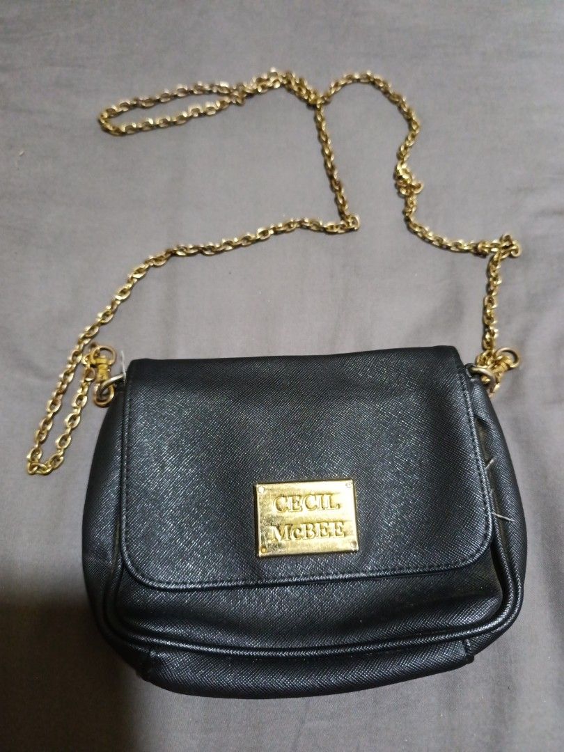 Cecil McBEE Bag (Category: Luxury Bags & Wallets) located in Makati City. Submitted by declutz_miraieonlineshop (Listing ID 1356347100, Image 1). Description: Authentic Bought in Japan Issue: Nag peel ung loob dahil na stock SA box. Party bag or Make up Bag.