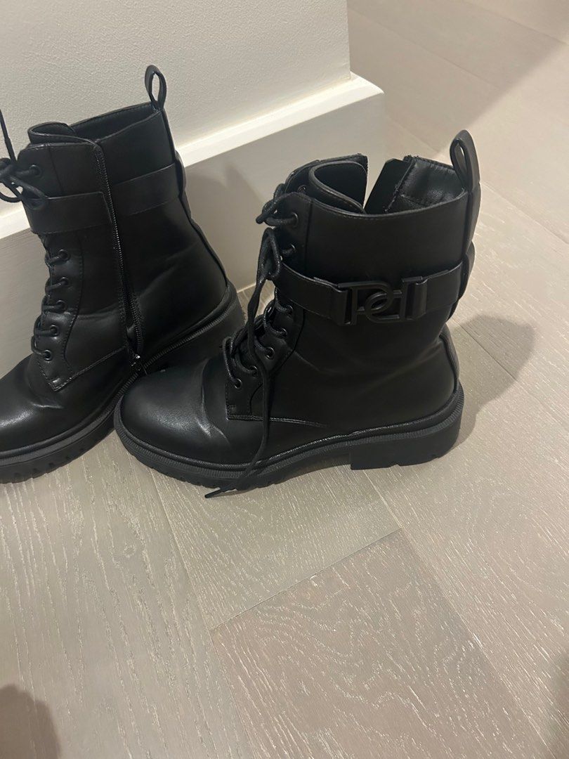 Combat boots style (Category: Boots) located in Makati City. Submitted by aartiadvani (Listing ID 1356388287, Image 1). Description: Very comfortable .