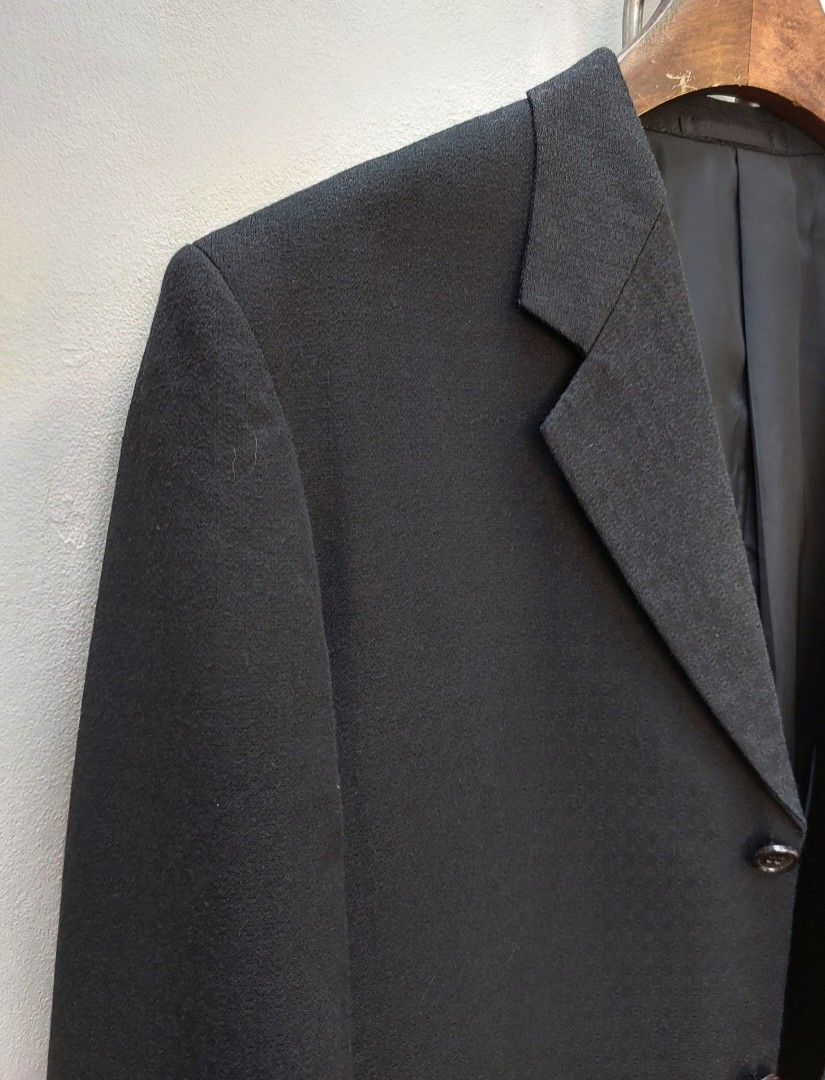 Comme des Garcons 3 Button Jacket (Category: Coats, Jackets and Outerwear) located in Manila. Submitted by plovedmonster (Listing ID 1356319140, Image 2). Description: .