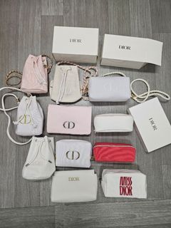 【ギフト包装✧新品未使用】DIOR ピンク PUレザー スタンドミラー 激レア❅ ギフト包装✧新品未使用】DIOR ピンク PUレザー スタンドミラー