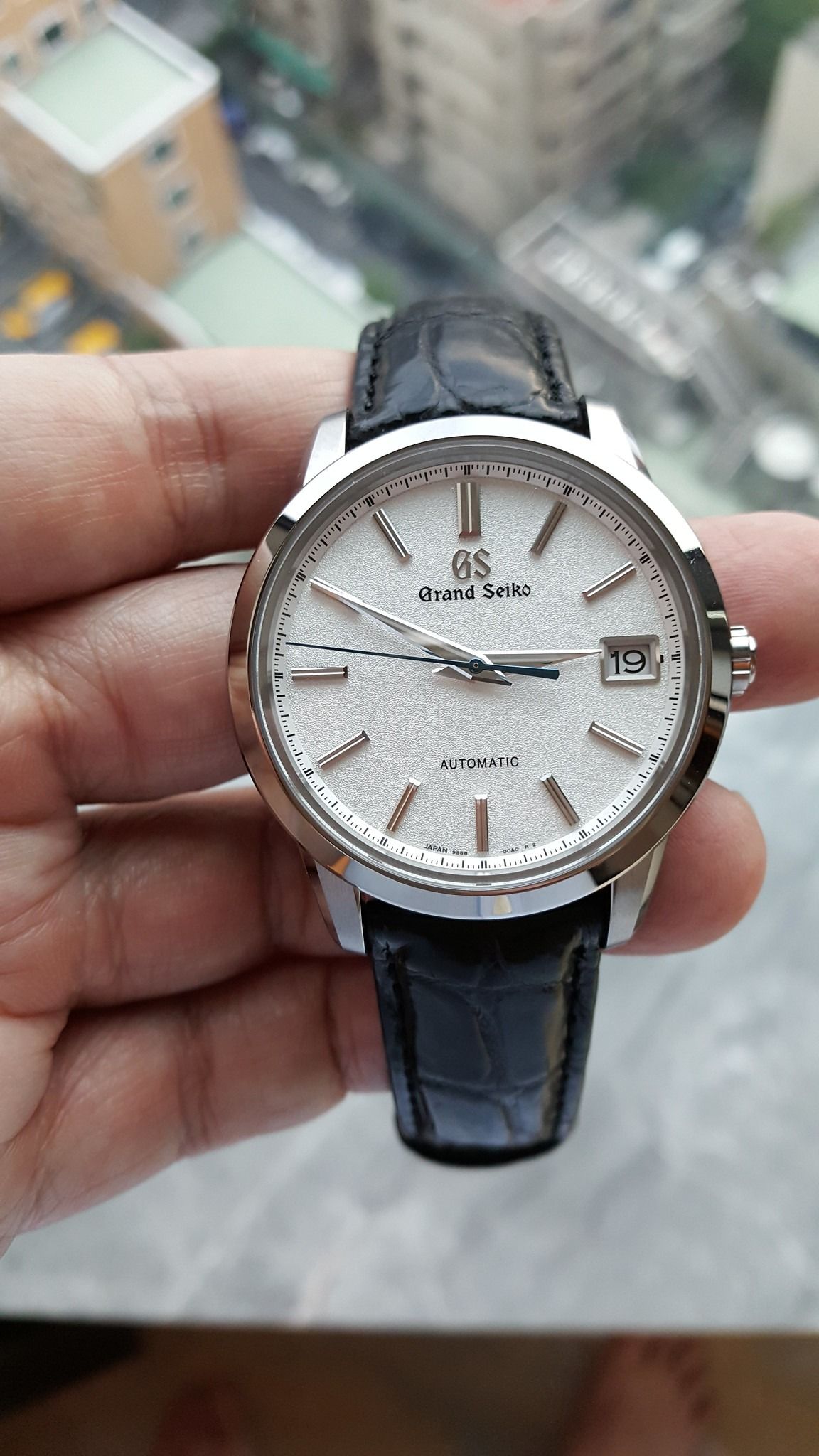 FS : Grand Seiko SBGR305 (Category: Watches) located in Singapore. Submitted by benlee789 (Listing ID 1356362645, Image 2). Description: For sale is my Grand Seiko SBGR305 below the description : Size : 40.5mm diameter Material : Titanium On black leather strap with GS Deployant buckle This is a limited 968 edition Complete set box and papers Below a product video from watchfinder : https://youtu.be/2cqPs6eIdfk Watch purchased in August 2017 ( no