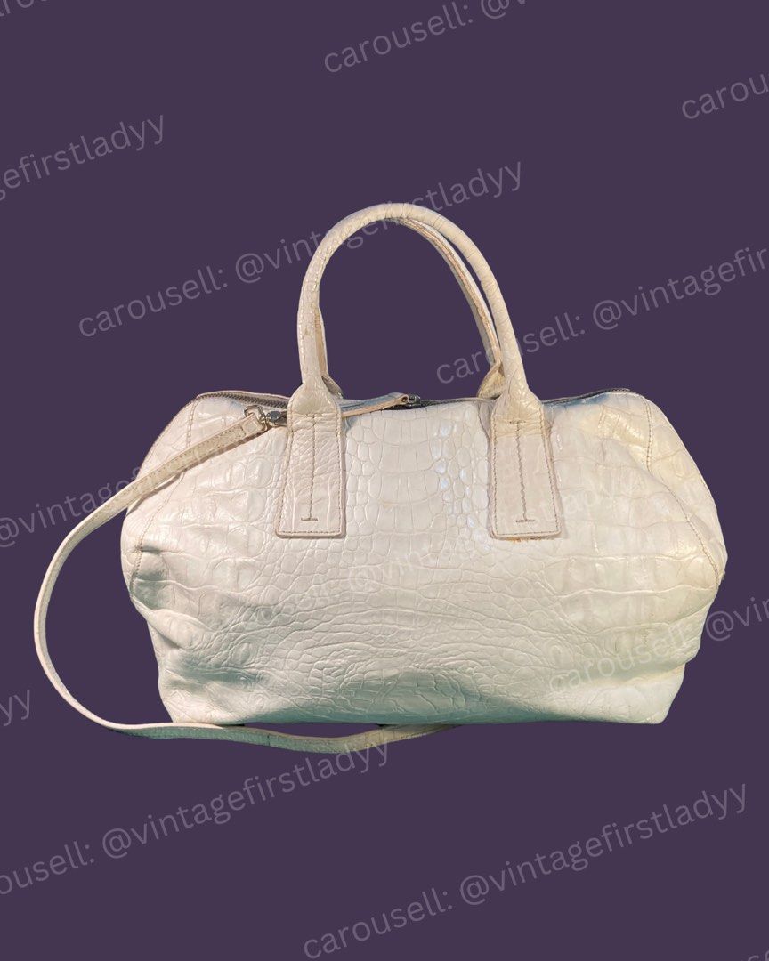 Furla Two-way Croc Leather Bag (White) (Category: Luxury Bags & Wallets) located in Taguig. Submitted by thevintagecoffer (Listing ID 1356363248, Image 3). Description: .