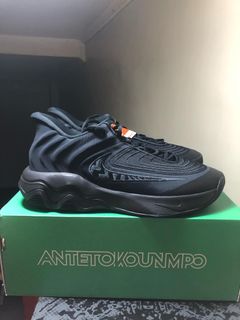 (Category: ) located in . Submitted by rr.sneakerstash (Listing ID 1356404522, Image 1). Description: .