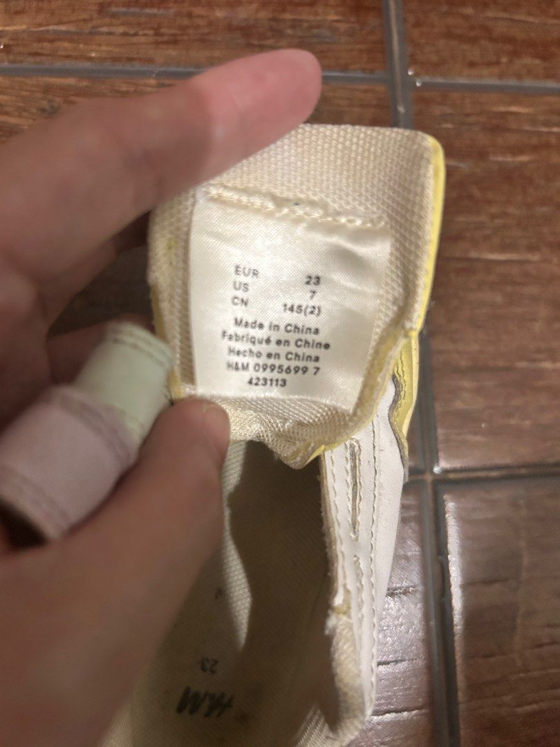 H&M Kids Sneakers (Category: Babies & Kids Fashion) located in Bacoor. Submitted by damnfetch (Listing ID 1356290734, Image 2). Description: Size: EUR 23; 14.5 cm insole MOP: GCash MOD: Lalamove or J&T 📍Bacoor, Cavite.