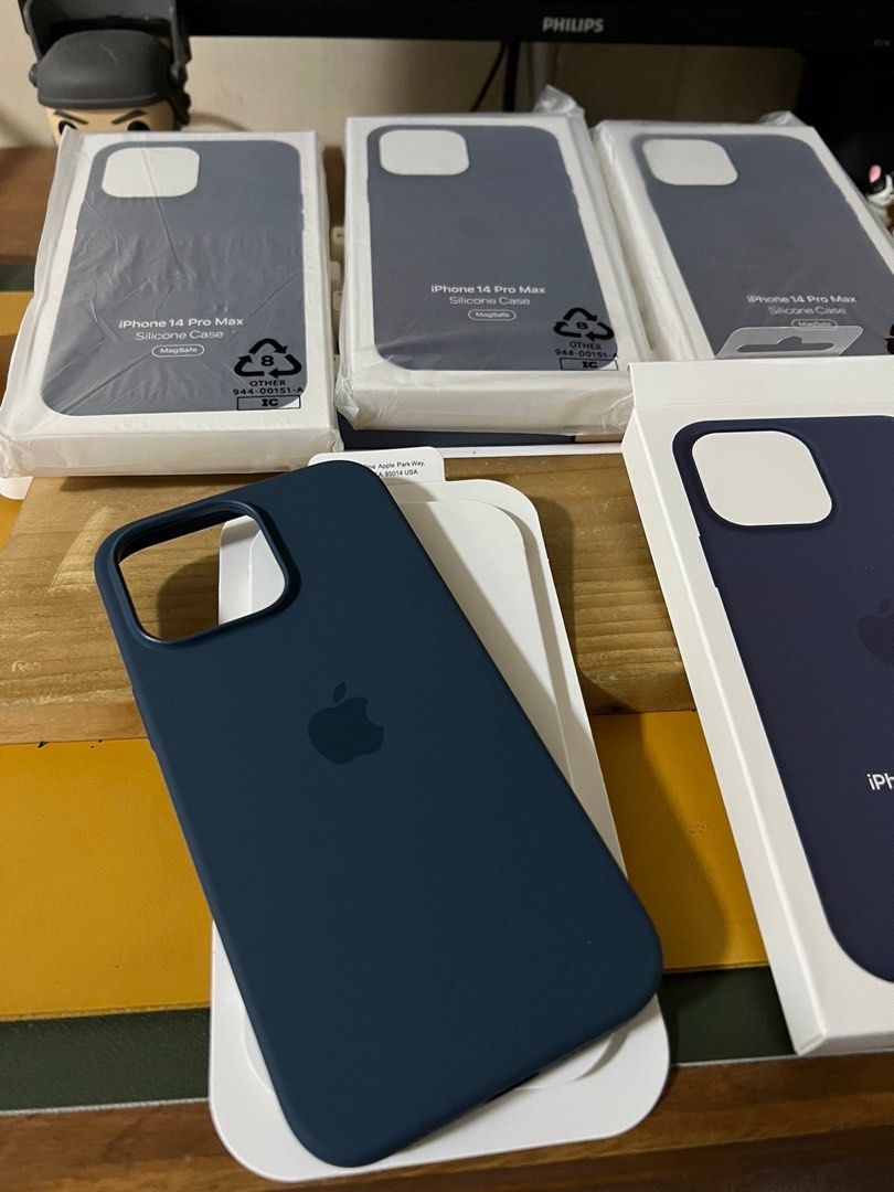 iPhone 14 Pro Max Magsafe Silicone Case (Category: Cases & Sleeves) located in Manila. Submitted by ceeyashop (Listing ID 1356245148, Image 2). Description: Pm me, Available on hand Lalamove,Grab,J&T COD will do!.