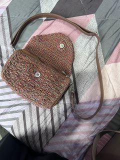(Category: ) located in . Submitted by shesellpreloved (Listing ID 1356365473, Image 1). Description: .