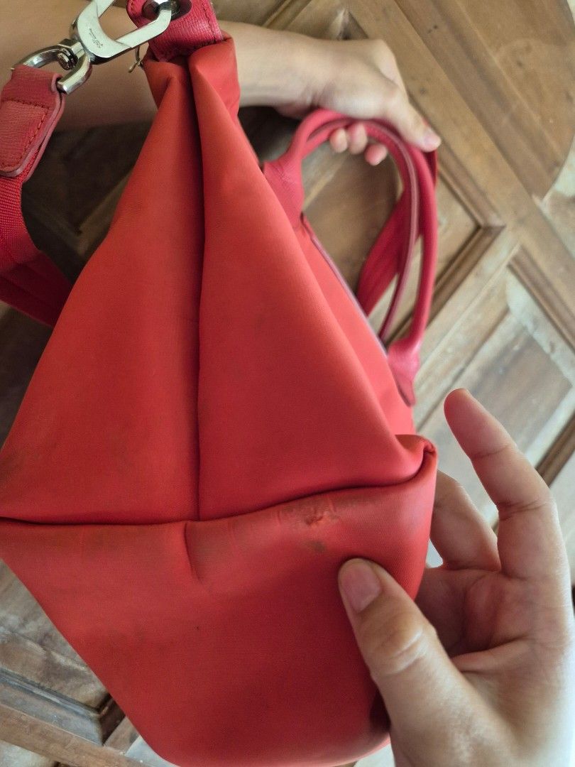 Longchamp Red Medium (Category: Luxury Bags & Wallets) located in Iloilo. Submitted by hellowanderer (Listing ID 1356401750, Image 3). Description: .