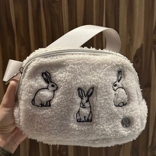 (Category: ) located in . Submitted by quality_goods00 (Listing ID 1356430927, Image 1). Description: .