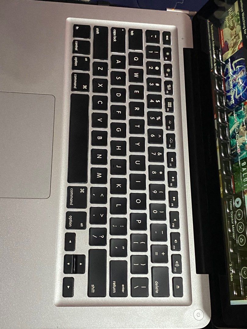 Macbook pro mid 2012 (Category: Laptops & Notebooks) located in Paranaque City. Submitted by jaki0509 (Listing ID 1356345343, Image 2). Description: Good working condition Lcd need to repair or change but still working Unit and charger only .