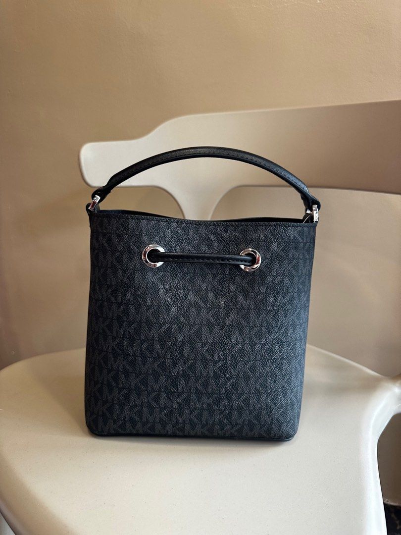 Michael Kors Suri Bucket Bag (Category: Luxury Bags & Wallets) located in Bacoor. Submitted by imluckycat (Listing ID 1356331006, Image 2). Description: Brand new Last price.