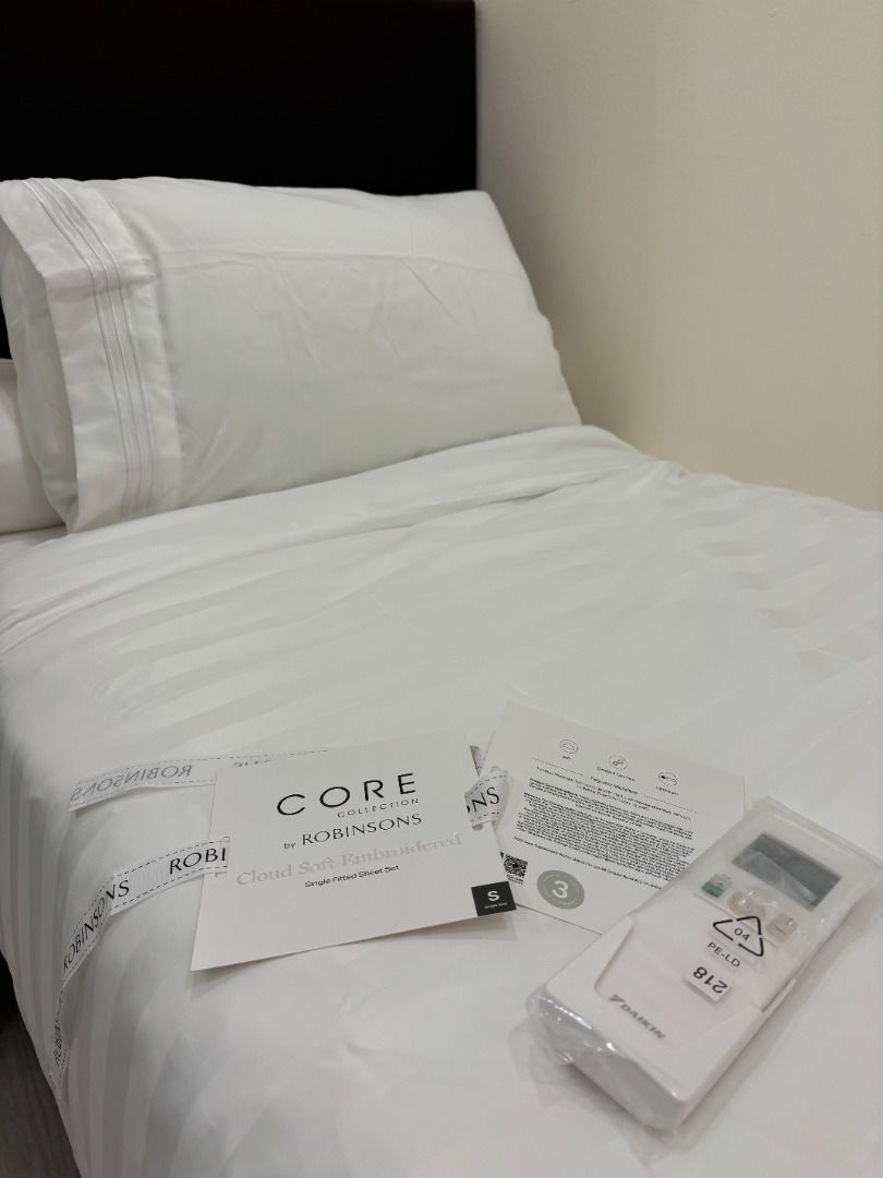 Newly Renovated Room @ City Fringe near CBD, SMU, Raffles Hospitals, Aperia (EW11, DT22, DT23, NE8 MRT stations w/in 11 min walk)63226716776961112