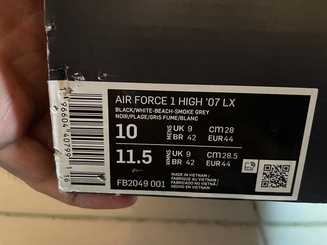 Nike Airforce 1 High 0’7 LX (Category: Sneakers) located in Taguig. Submitted by markydowky29 (Listing ID 1356333620, Image 3). Description: For Sale: Nike Airforce 1 High 0’7 LX - 3,500 Size: 10 US - Used only once - Guaranteed original Location: BCDA, Taguig City .