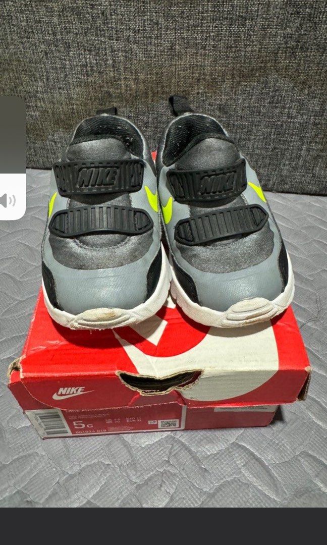 Nike Baby Airmax (Category: Babies & Kids Fashion) located in Manila. Submitted by frenchmacaron (Listing ID 1356313304, Image 2). Description: Needs cleaning, still in good condition Size 5c For 12-18 months.