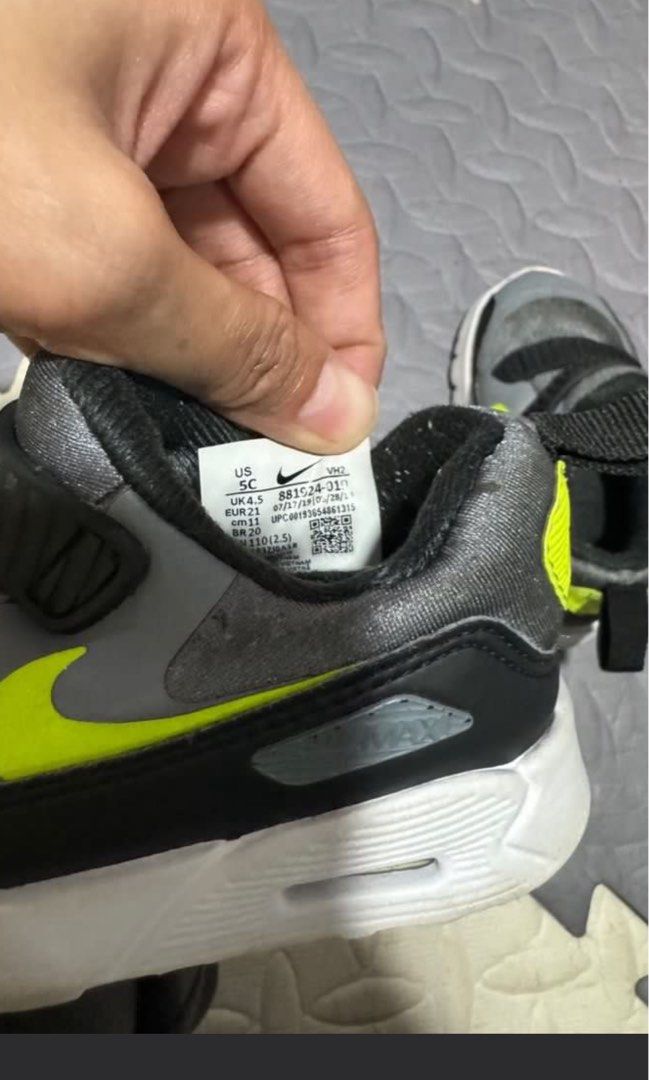 Nike Baby Airmax (Category: Babies & Kids Fashion) located in Manila. Submitted by frenchmacaron (Listing ID 1356313304, Image 3). Description: Needs cleaning, still in good condition Size 5c For 12-18 months.