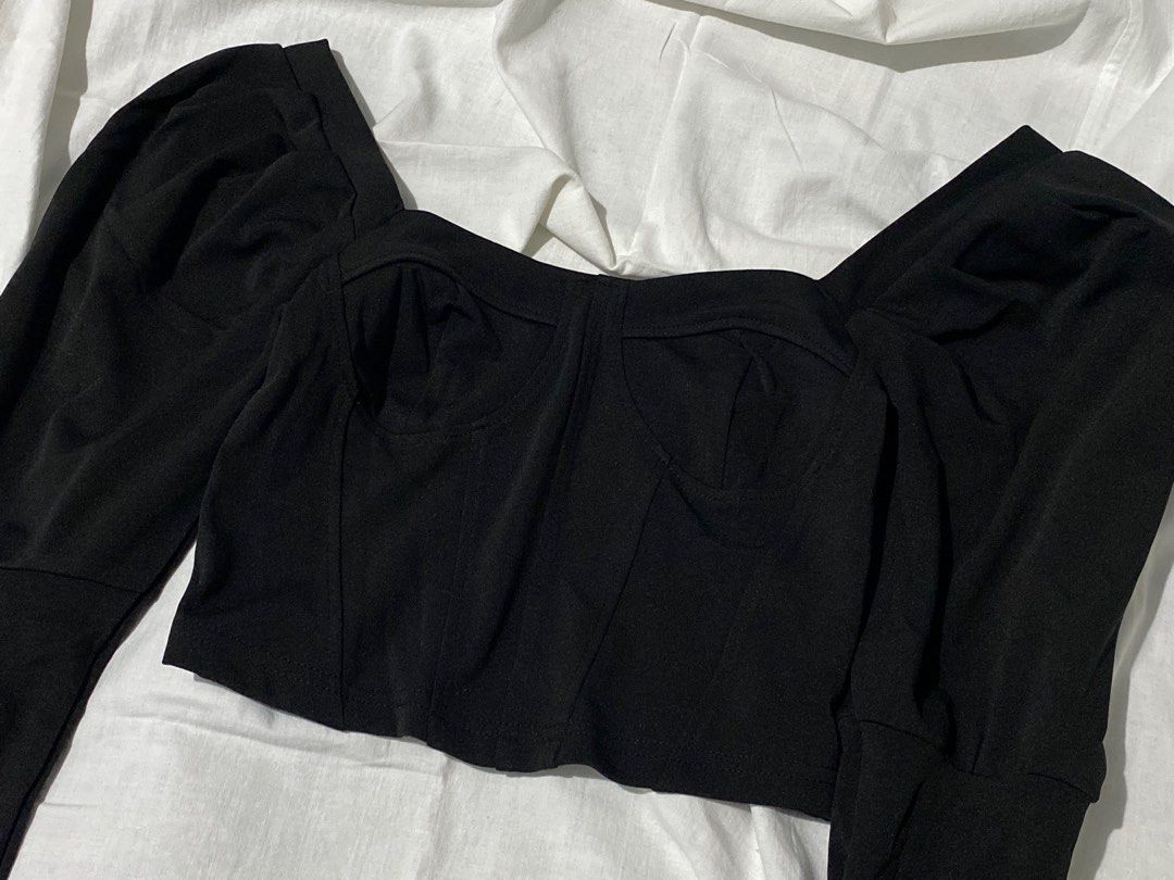 OMONSIM Black Puff Sleeve Dress (Category: Longsleeves) located in Pasig City. Submitted by Tanyaaaaaa__ (Listing ID 1356412657, Image 2). Description: .