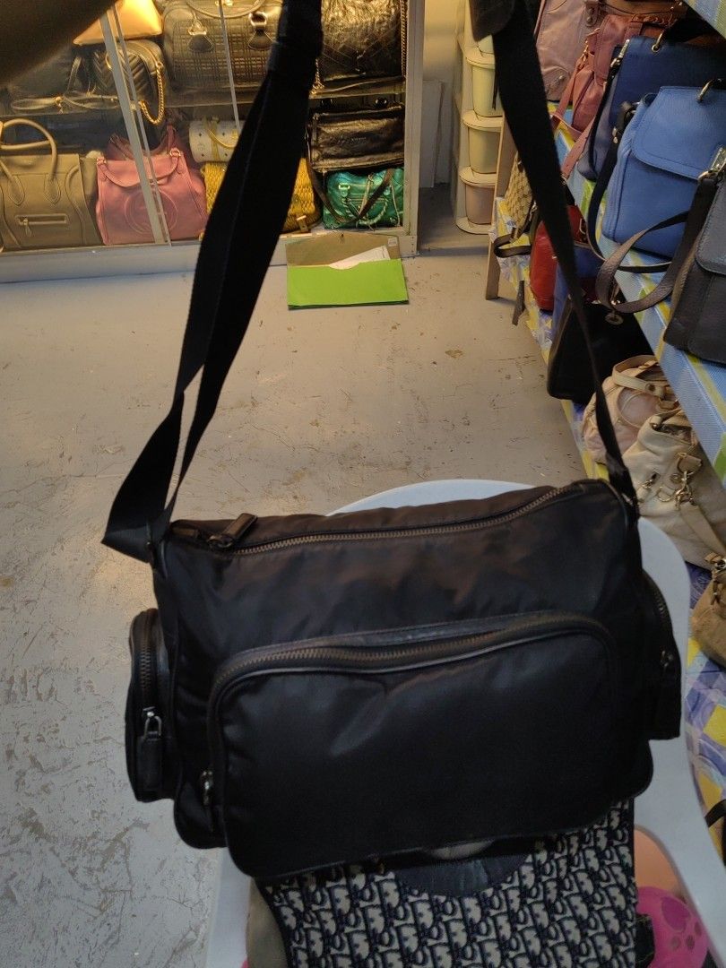 PRADA (Category: Luxury Bags & Wallets) located in Davao. Submitted by daneyvintage (Listing ID 1356314991, Image 3). Description: duffle bag.
