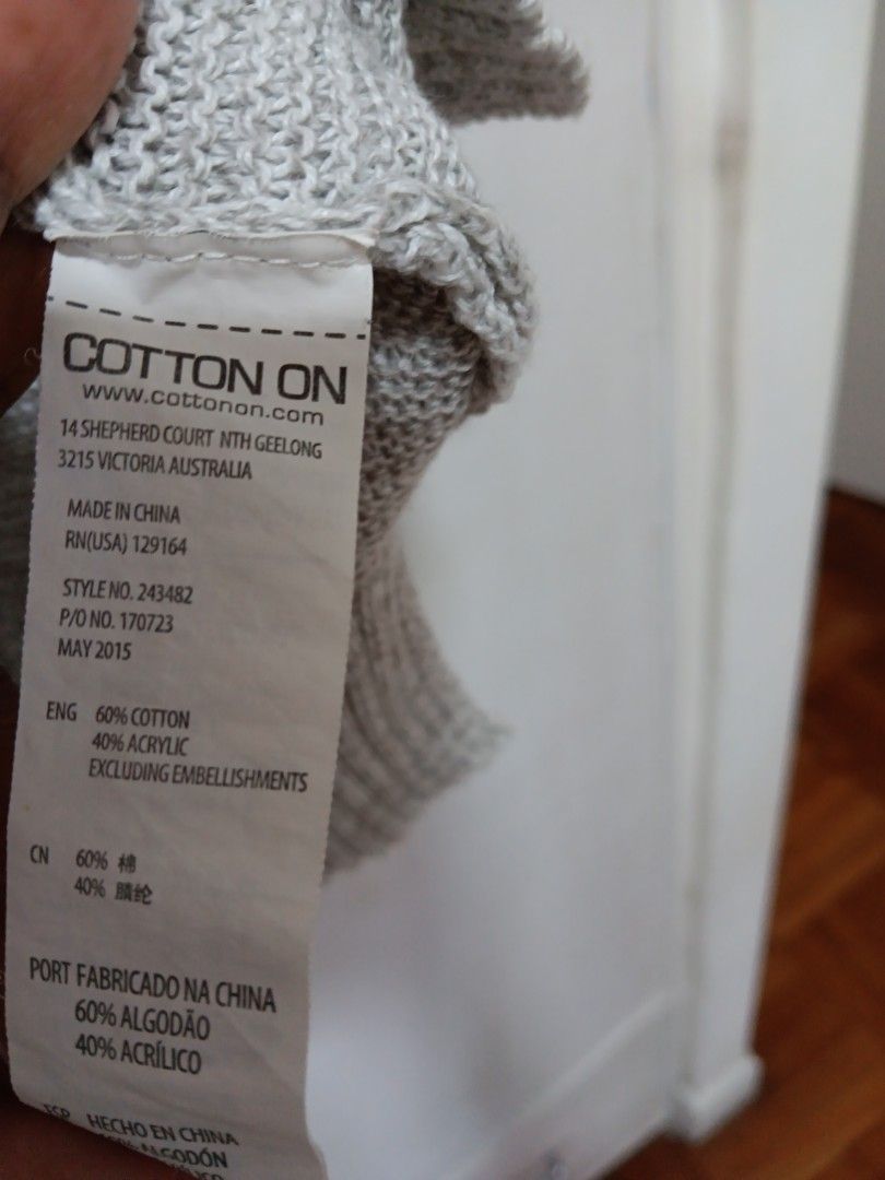 Pullover (Category: Longsleeves) located in Singapore. Submitted by gran8x (Listing ID 1356277714, Image 3). Description: Nice grey pullover. can also be worn as a normal top. Good to wear under constant air-con environment..