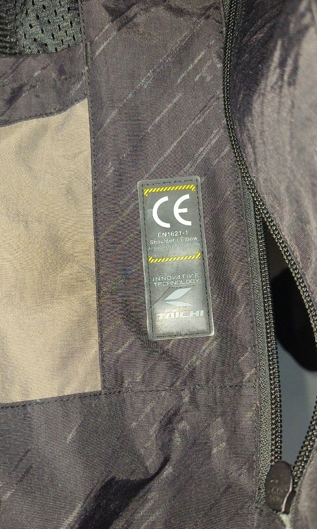 Riding jacket taichi (Category: Coats, Jackets and Outerwear) located in Paranaque City. Submitted by Disneyprincess (Listing ID 1356250604, Image 3). Description: bought for 8k need space and funds shipping via lalamove or j&t only care of buyer near Paranaque city hall.