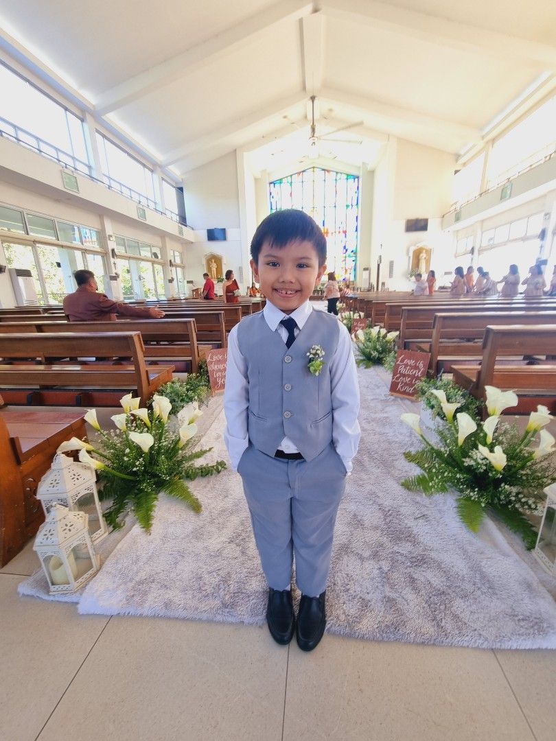 ring bearer / boys formal 7y/o (Category: Babies & Kids Fashion) located in Quezon City. Submitted by itsfin (Listing ID 1356400045, Image 1). Description: used once. neck tie included. **polo not included fits 4-7 y/o my son is 7y/o in the picture. January 2018 po ang birthday niya. slim kid. 🙂.
