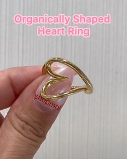🎀SALE! PANDORA ORGANICALLY SHAPE HEART RING. GOLD SHINE