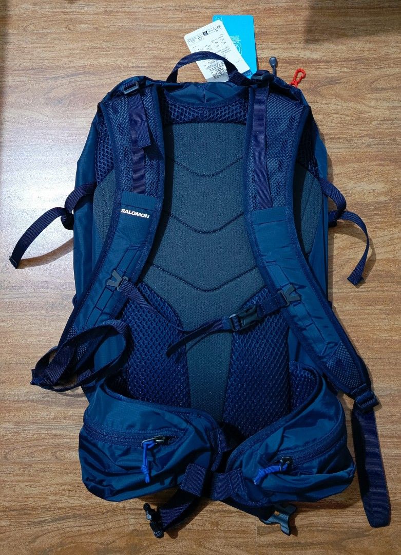 SALOMON TRAILBLAZER 30 RUNNING BAG (Category: Backpacks) located in Balanga. Submitted by adnair0808 (Listing ID 1356394997, Image 2). Description: SALOMON TRAILBLAZER 30 RUNNING TRAIL BAG Brand New with tags Original.